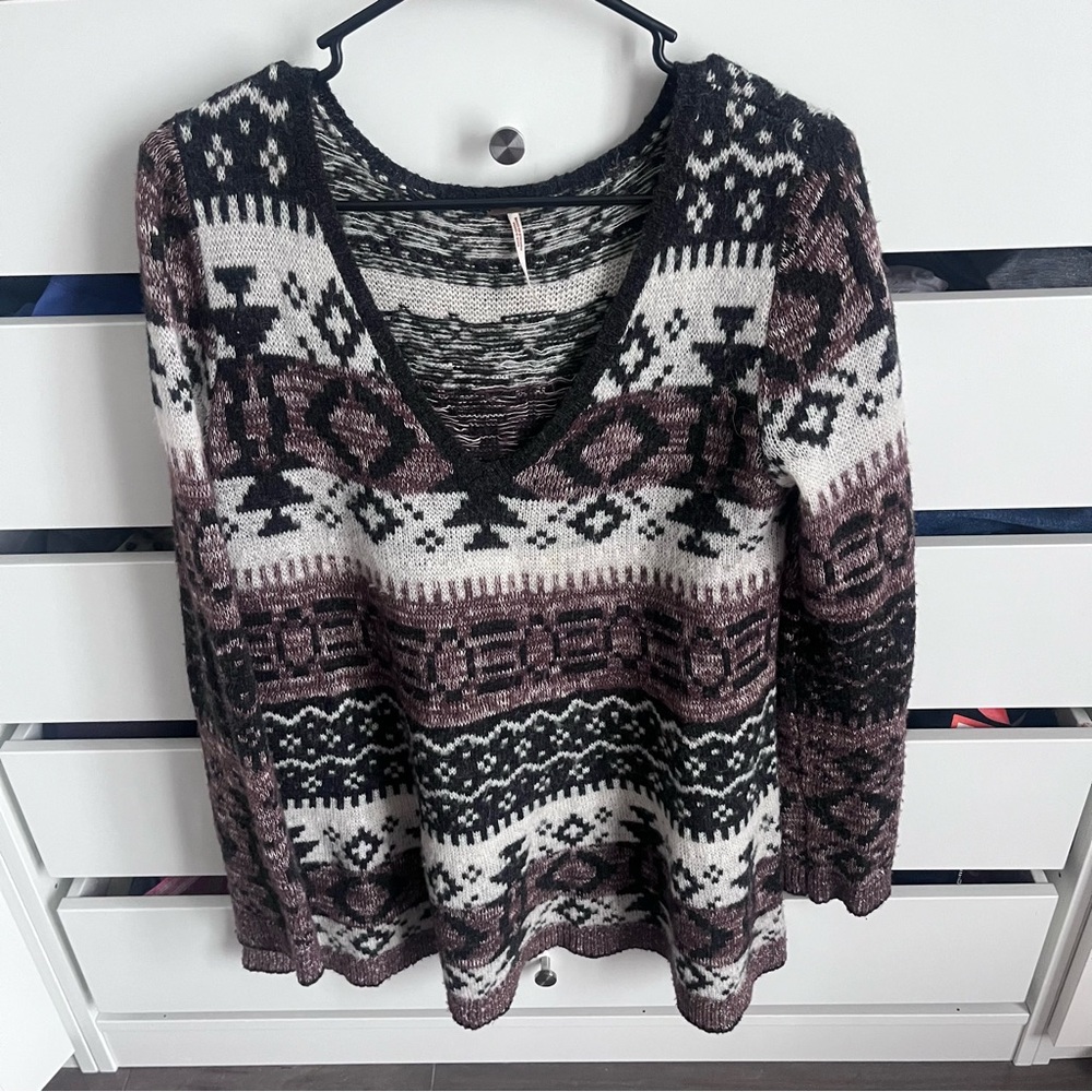 Free People sweater ⛷️